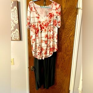 Women’s outfit. Dark green pull on dress pants & blouse